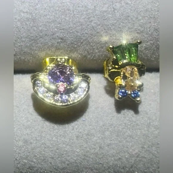 18K Gold Plated Disney Alice In Wonderland Theme Asymmetrical Stud Earrings - Picture 5 of 9